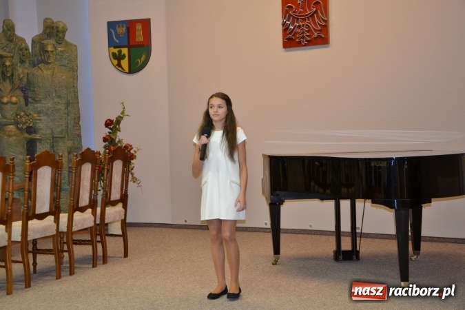 Zdjęcie w galerii na portalu naszraciborz.pl: Spotkanie z okazji Dnia Kobiet w Urzędzie Gminy Krzyżanowice  wiadomości z regionu