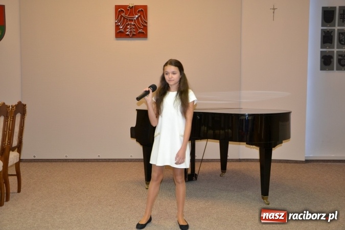 Zdjęcie w galerii na portalu naszraciborz.pl: Spotkanie z okazji Dnia Kobiet w Urzędzie Gminy Krzyżanowice  wiadomości z regionu