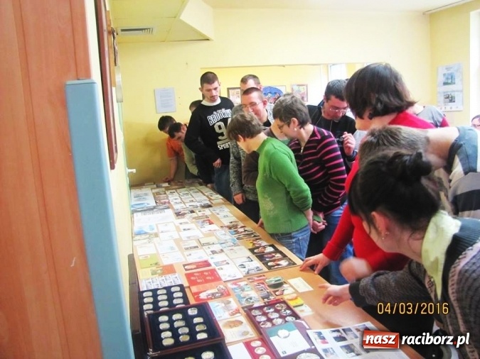 Zdjęcie w galerii na portalu naszraciborz.pl: Czesław Sobierajski spotkał się z podopiecznymi Raciborskiego Centrum Rehabilitacji Osób Niepełnosprawnych wiadomości z regionu