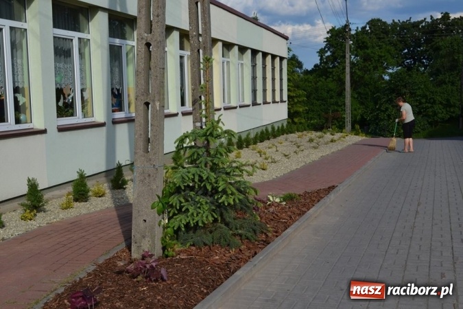 Zdjęcie w galerii na portalu naszraciborz.pl: Szkoła w Szonowicach przystępuje do kolejnej edycji projektu Posadź swoje drzewko  wiadomości z regionu
