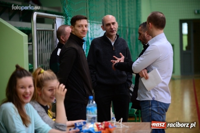 Zdjęcie w galerii na portalu naszraciborz.pl: Powiatowe Rozgrywki Szk&oacute;ł Ponadgimnazjalnych w Koszyk&oacute;wce Chłopc&oacute;w wiadomości z regionu