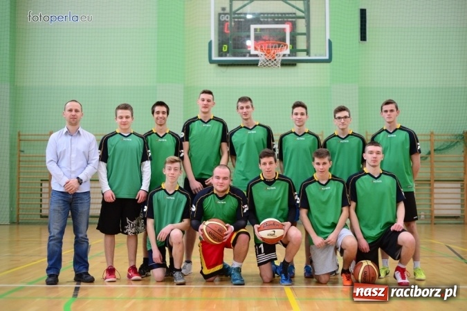 Zdjęcie w galerii na portalu naszraciborz.pl: Powiatowe Rozgrywki Szk&oacute;ł Ponadgimnazjalnych w Koszyk&oacute;wce Chłopc&oacute;w wiadomości z regionu