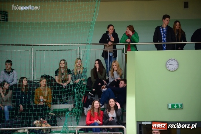 Zdjęcie w galerii na portalu naszraciborz.pl: Powiatowe Rozgrywki Szk&oacute;ł Ponadgimnazjalnych w Koszyk&oacute;wce Chłopc&oacute;w wiadomości z regionu
