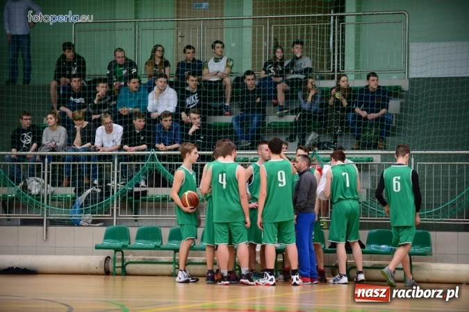 Zdjęcie w galerii na portalu naszraciborz.pl: Powiatowe Rozgrywki Szk&oacute;ł Ponadgimnazjalnych w Koszyk&oacute;wce Chłopc&oacute;w wiadomości z regionu