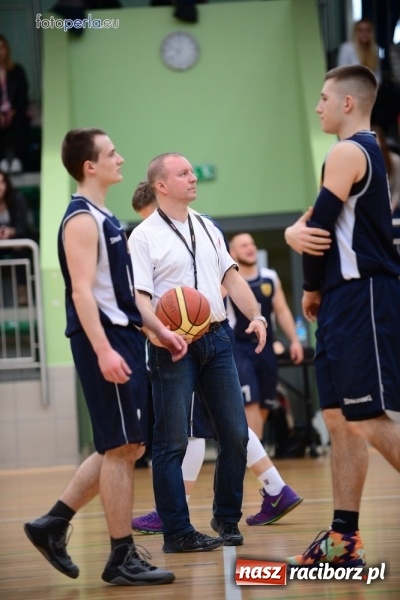 Zdjęcie w galerii na portalu naszraciborz.pl: Powiatowe Rozgrywki Szk&oacute;ł Ponadgimnazjalnych w Koszyk&oacute;wce Chłopc&oacute;w wiadomości z regionu