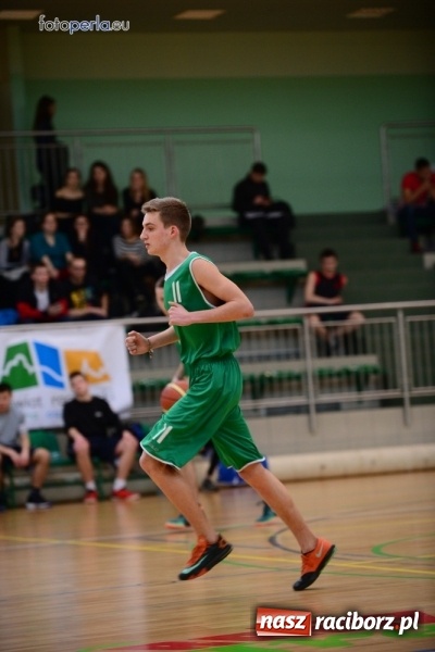 Zdjęcie w galerii na portalu naszraciborz.pl: Powiatowe Rozgrywki Szk&oacute;ł Ponadgimnazjalnych w Koszyk&oacute;wce Chłopc&oacute;w wiadomości z regionu