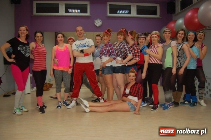 Zdjęcie w galerii na portalu naszraciborz.pl: Powrót do PRL-u, czyli Dzień Kobiet w Akademii Fitness wiadomości z regionu