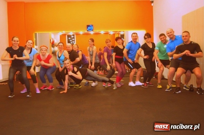 Zdjęcie w galerii na portalu naszraciborz.pl: Powrót do PRL-u, czyli Dzień Kobiet w Akademii Fitness wiadomości z regionu