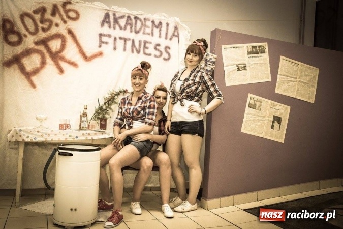 Zdjęcie w galerii na portalu naszraciborz.pl: Powrót do PRL-u, czyli Dzień Kobiet w Akademii Fitness wiadomości z regionu