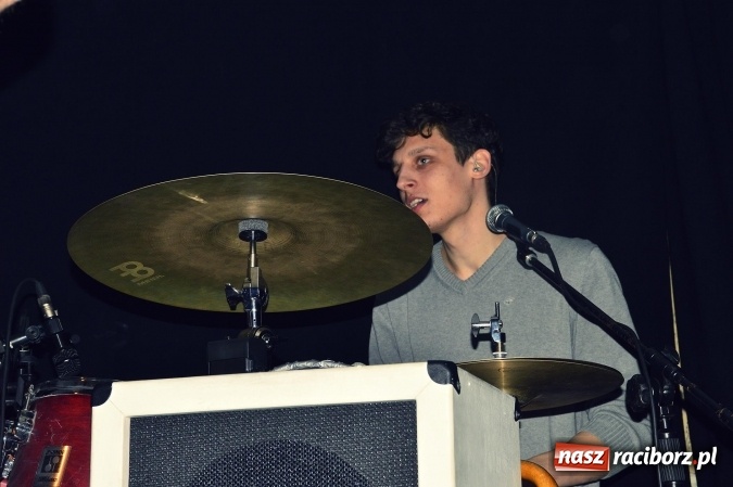 Zdjęcie w galerii na portalu naszraciborz.pl: Joyride oraz Li’ zagrali na Końcu Świata wiadomości z regionu