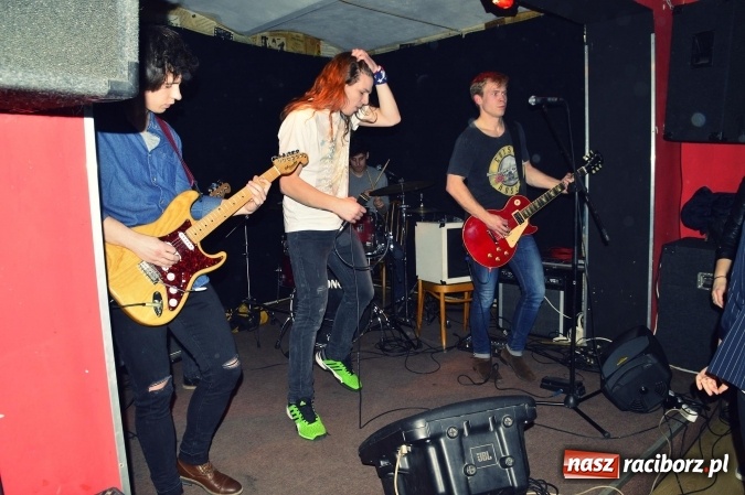 Zdjęcie w galerii na portalu naszraciborz.pl: Joyride oraz Li’ zagrali na Końcu Świata wiadomości z regionu