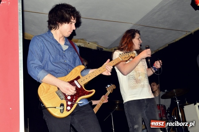 Zdjęcie w galerii na portalu naszraciborz.pl: Joyride oraz Li’ zagrali na Końcu Świata wiadomości z regionu