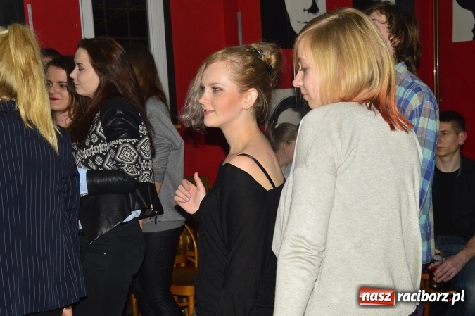 Zdjęcie w galerii na portalu naszraciborz.pl: Joyride oraz Li’ zagrali na Końcu Świata wiadomości z regionu