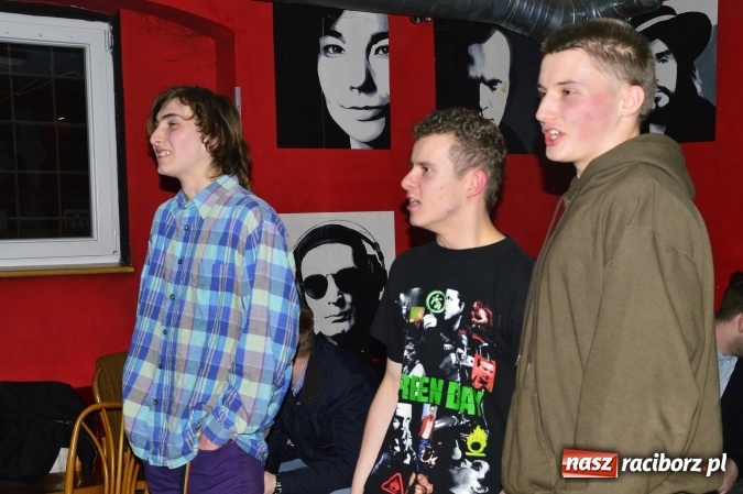 Zdjęcie w galerii na portalu naszraciborz.pl: Joyride oraz Li’ zagrali na Końcu Świata wiadomości z regionu