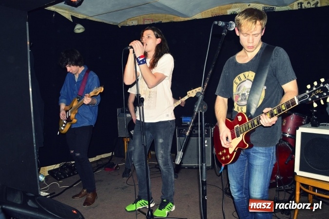 Zdjęcie w galerii na portalu naszraciborz.pl: Joyride oraz Li’ zagrali na Końcu Świata wiadomości z regionu