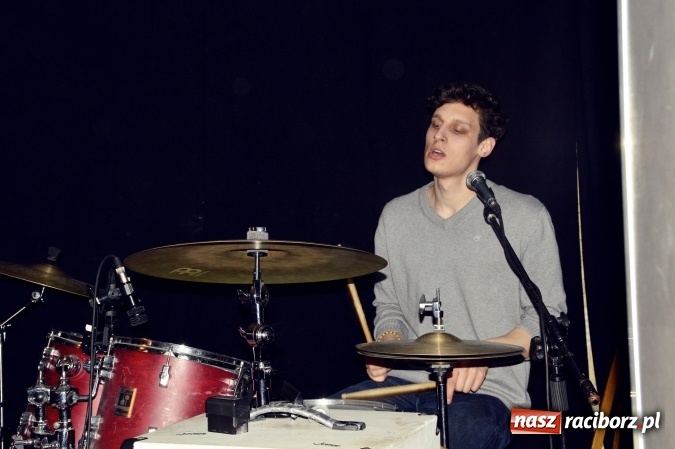 Zdjęcie w galerii na portalu naszraciborz.pl: Joyride oraz Li’ zagrali na Końcu Świata wiadomości z regionu