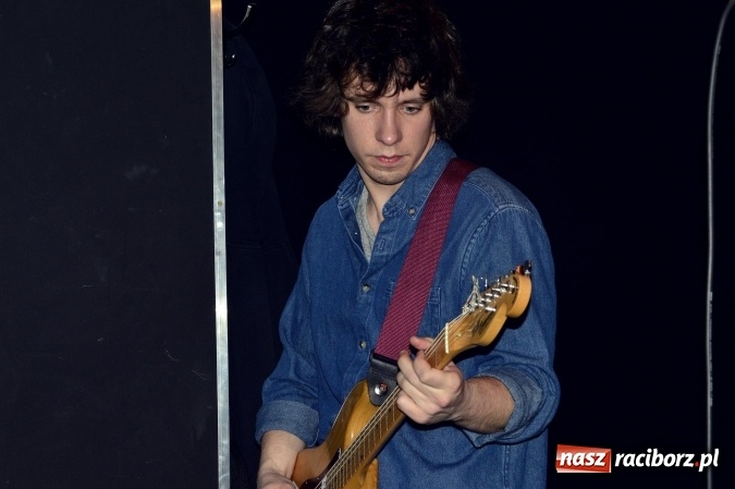 Zdjęcie w galerii na portalu naszraciborz.pl: Joyride oraz Li’ zagrali na Końcu Świata wiadomości z regionu