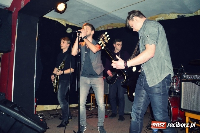Zdjęcie w galerii na portalu naszraciborz.pl: Joyride oraz Li’ zagrali na Końcu Świata wiadomości z regionu