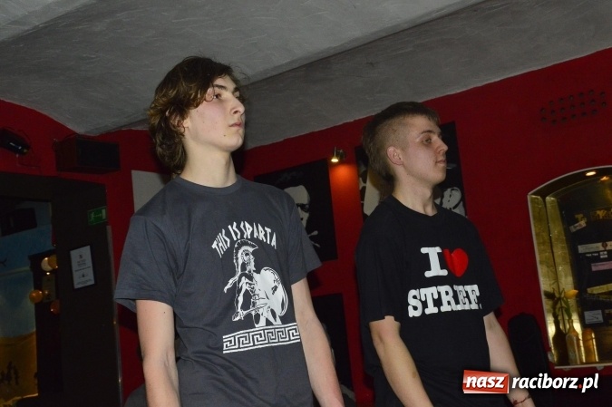 Zdjęcie w galerii na portalu naszraciborz.pl: Joyride oraz Li’ zagrali na Końcu Świata wiadomości z regionu