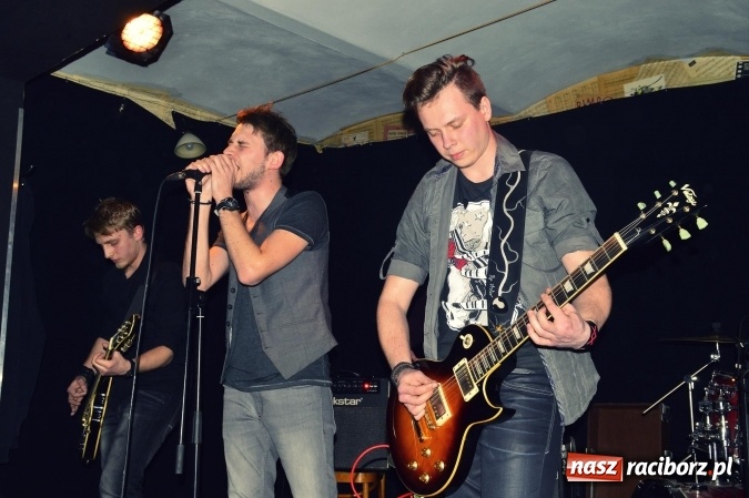 Zdjęcie w galerii na portalu naszraciborz.pl: Joyride oraz Li’ zagrali na Końcu Świata wiadomości z regionu