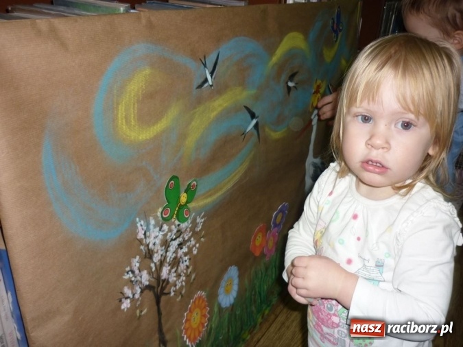 Zdjęcie w galerii na portalu naszraciborz.pl: Pani Wiosna zawitała do biblioteki na Ostrogu  wiadomości z regionu