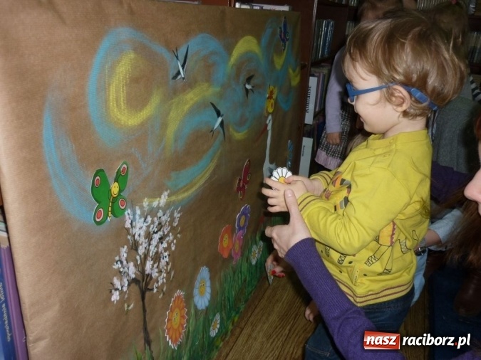 Zdjęcie w galerii na portalu naszraciborz.pl: Pani Wiosna zawitała do biblioteki na Ostrogu  wiadomości z regionu
