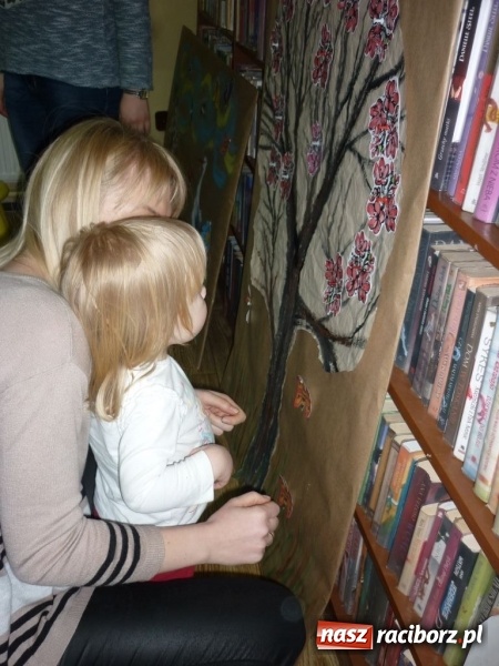 Zdjęcie w galerii na portalu naszraciborz.pl: Pani Wiosna zawitała do biblioteki na Ostrogu  wiadomości z regionu