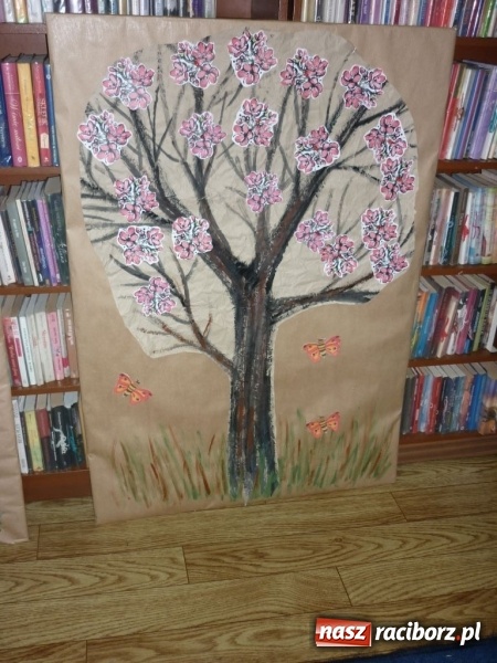 Zdjęcie w galerii na portalu naszraciborz.pl: Pani Wiosna zawitała do biblioteki na Ostrogu  wiadomości z regionu