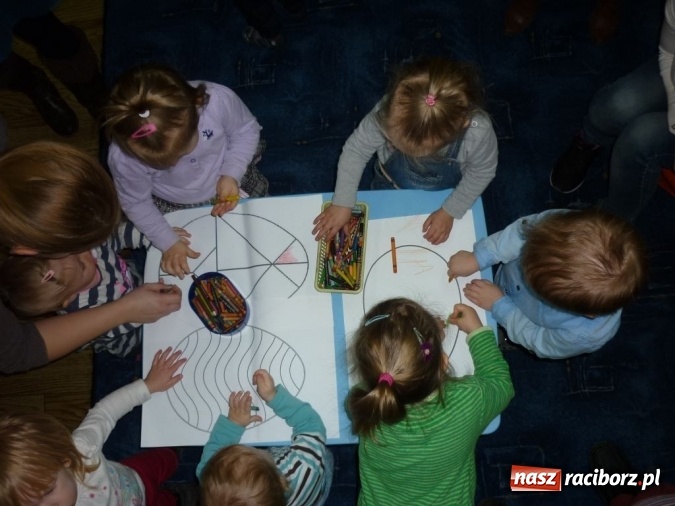 Zdjęcie w galerii na portalu naszraciborz.pl: Pani Wiosna zawitała do biblioteki na Ostrogu  wiadomości z regionu