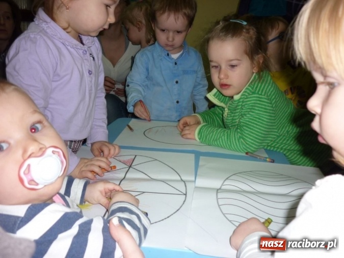 Zdjęcie w galerii na portalu naszraciborz.pl: Pani Wiosna zawitała do biblioteki na Ostrogu  wiadomości z regionu