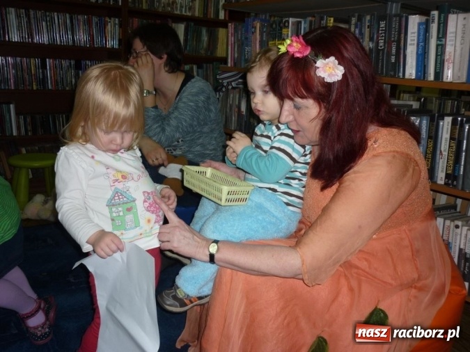 Zdjęcie w galerii na portalu naszraciborz.pl: Pani Wiosna zawitała do biblioteki na Ostrogu  wiadomości z regionu