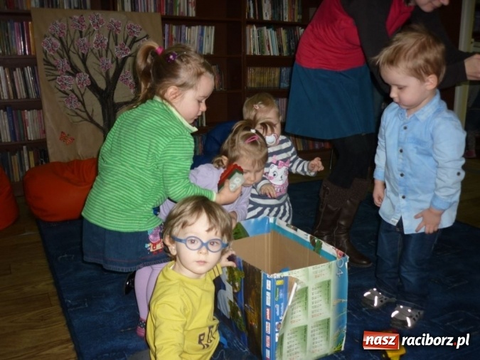 Zdjęcie w galerii na portalu naszraciborz.pl: Pani Wiosna zawitała do biblioteki na Ostrogu  wiadomości z regionu