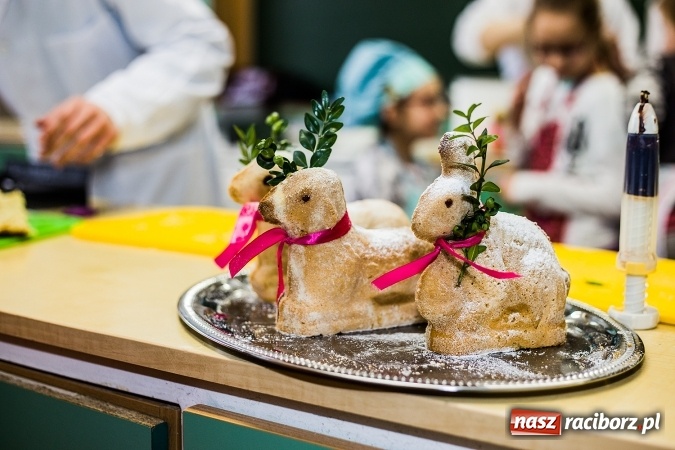 Zdjęcie w galerii na portalu naszraciborz.pl: Warsztaty kulinarne uczniów SP 18 wiadomości z regionu