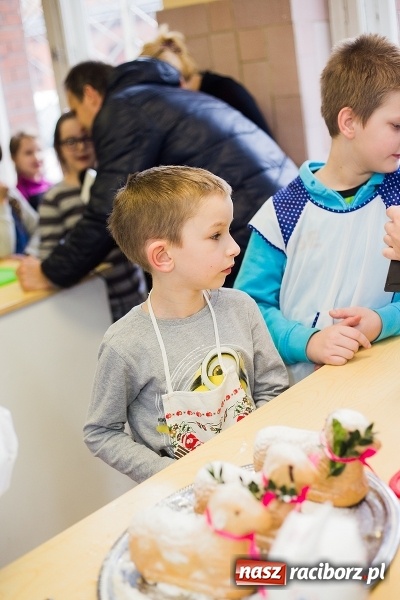 Zdjęcie w galerii na portalu naszraciborz.pl: Warsztaty kulinarne uczniów SP 18 wiadomości z regionu