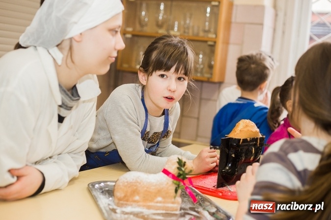 Zdjęcie w galerii na portalu naszraciborz.pl: Warsztaty kulinarne uczniów SP 18 wiadomości z regionu