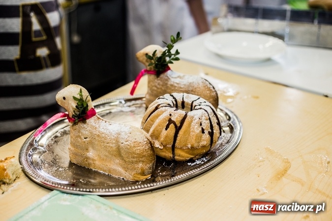 Zdjęcie w galerii na portalu naszraciborz.pl: Warsztaty kulinarne uczniów SP 18 wiadomości z regionu