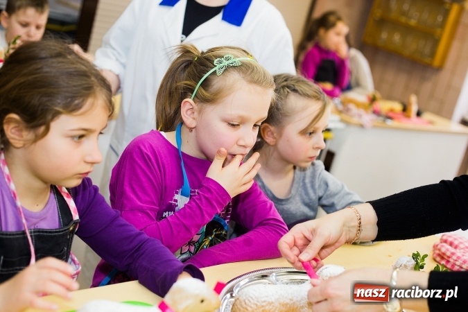 Zdjęcie w galerii na portalu naszraciborz.pl: Warsztaty kulinarne uczniów SP 18 wiadomości z regionu