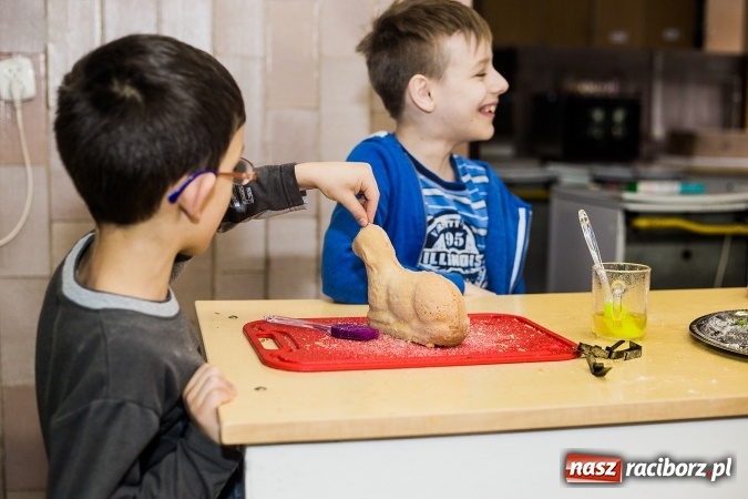 Zdjęcie w galerii na portalu naszraciborz.pl: Warsztaty kulinarne uczniów SP 18 wiadomości z regionu