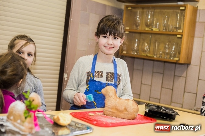 Zdjęcie w galerii na portalu naszraciborz.pl: Warsztaty kulinarne uczniów SP 18 wiadomości z regionu