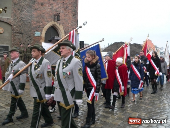 Zdjęcie w galerii na portalu naszraciborz.pl: Sztandar z Markowic na wrocławskich uroczystościach Rodła wiadomości z regionu