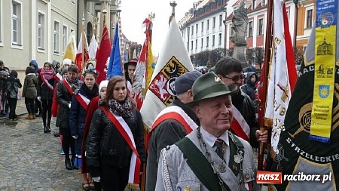 Zdjęcie w galerii na portalu naszraciborz.pl: Sztandar z Markowic na wrocławskich uroczystościach Rodła wiadomości z regionu