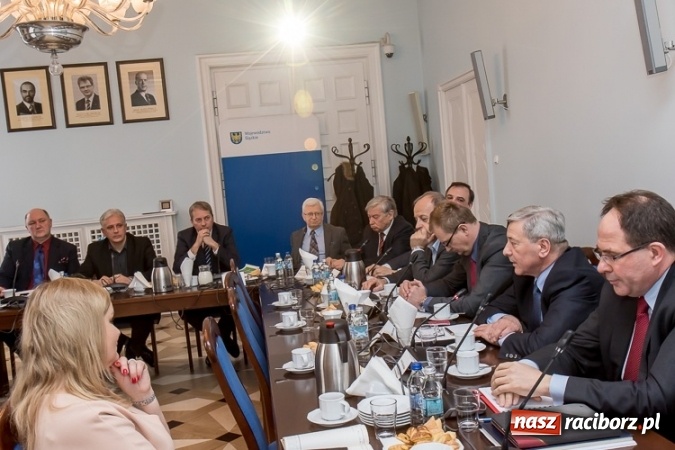 Zdjęcie w galerii na portalu naszraciborz.pl: Ruszyły prace zespołu problemowego WRDS ds. opracowania nowego Kontraktu dla Śląska wiadomości z regionu