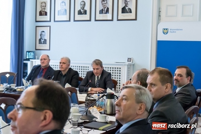 Zdjęcie w galerii na portalu naszraciborz.pl: Ruszyły prace zespołu problemowego WRDS ds. opracowania nowego Kontraktu dla Śląska wiadomości z regionu