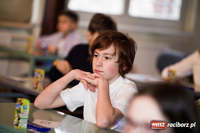 Zdjęcie w galerii na portalu naszraciborz.pl: Powiatowy konkurs Matematyka na 5 w Gimnazjum nr 5 wiadomości z regionu