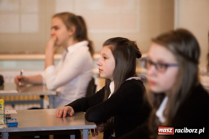 Zdjęcie w galerii na portalu naszraciborz.pl: Powiatowy konkurs Matematyka na 5 w Gimnazjum nr 5 wiadomości z regionu