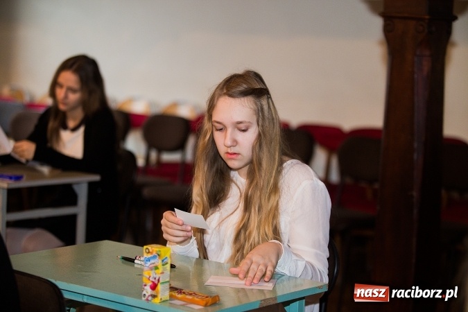 Zdjęcie w galerii na portalu naszraciborz.pl: Powiatowy konkurs Matematyka na 5 w Gimnazjum nr 5 wiadomości z regionu