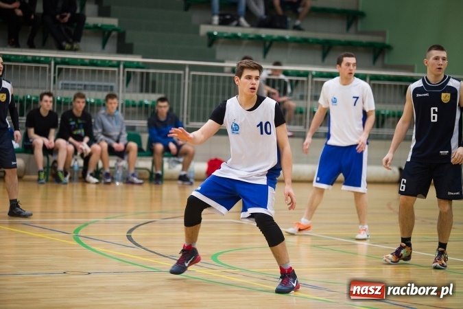 Zdjęcie w galerii na portalu naszraciborz.pl: Koszykarskie zmagania w Arenie Rafako - KASPROWICZ MISTRZEM! wiadomości z regionu