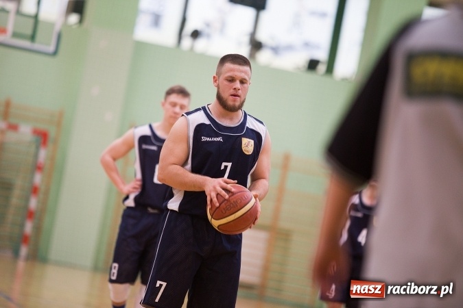 Zdjęcie w galerii na portalu naszraciborz.pl: Koszykarskie zmagania w Arenie Rafako - KASPROWICZ MISTRZEM! wiadomości z regionu