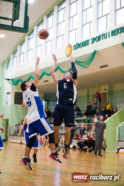 Zdjęcie w galerii na portalu naszraciborz.pl: Koszykarskie zmagania w Arenie Rafako - KASPROWICZ MISTRZEM! wiadomości z regionu