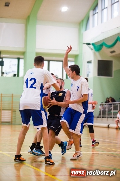 Zdjęcie w galerii na portalu naszraciborz.pl: Koszykarskie zmagania w Arenie Rafako - KASPROWICZ MISTRZEM! wiadomości z regionu